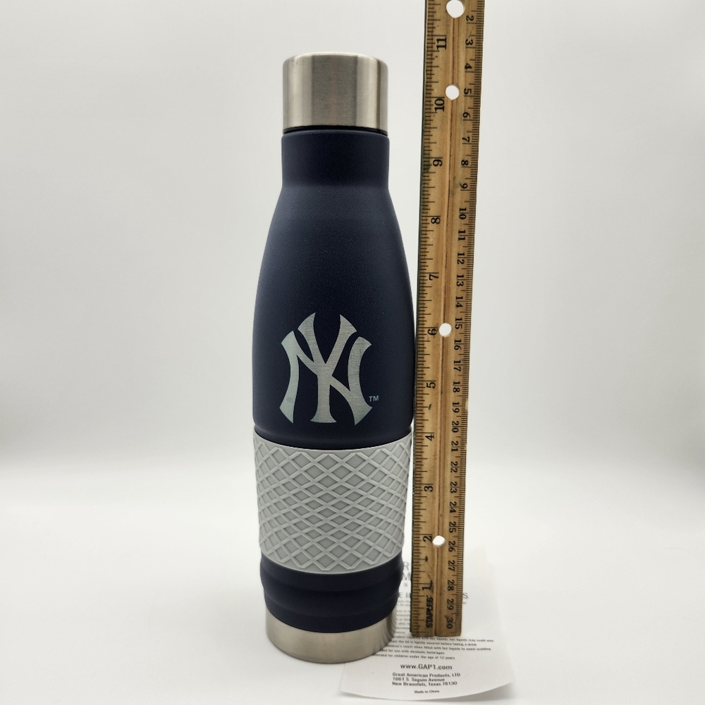 New York NY Yankees Vacuum Insulated Water Bottle Great American 20 Ounce MLB - Picture 3 of 7